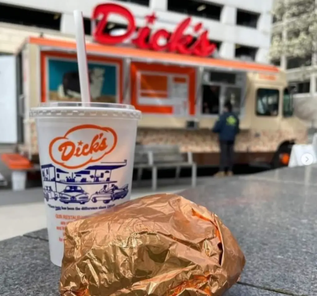 Dick's Drive-In Will Soon Expand With a Tenth Location in Everett